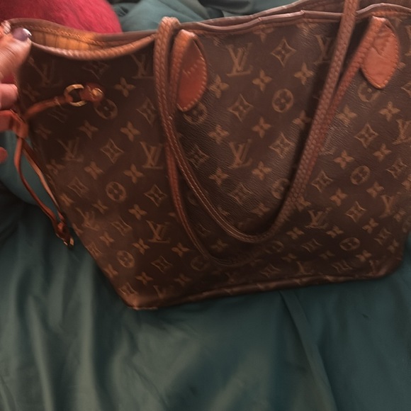 2014 Louis Vuitton purse - Picture 9 of 10